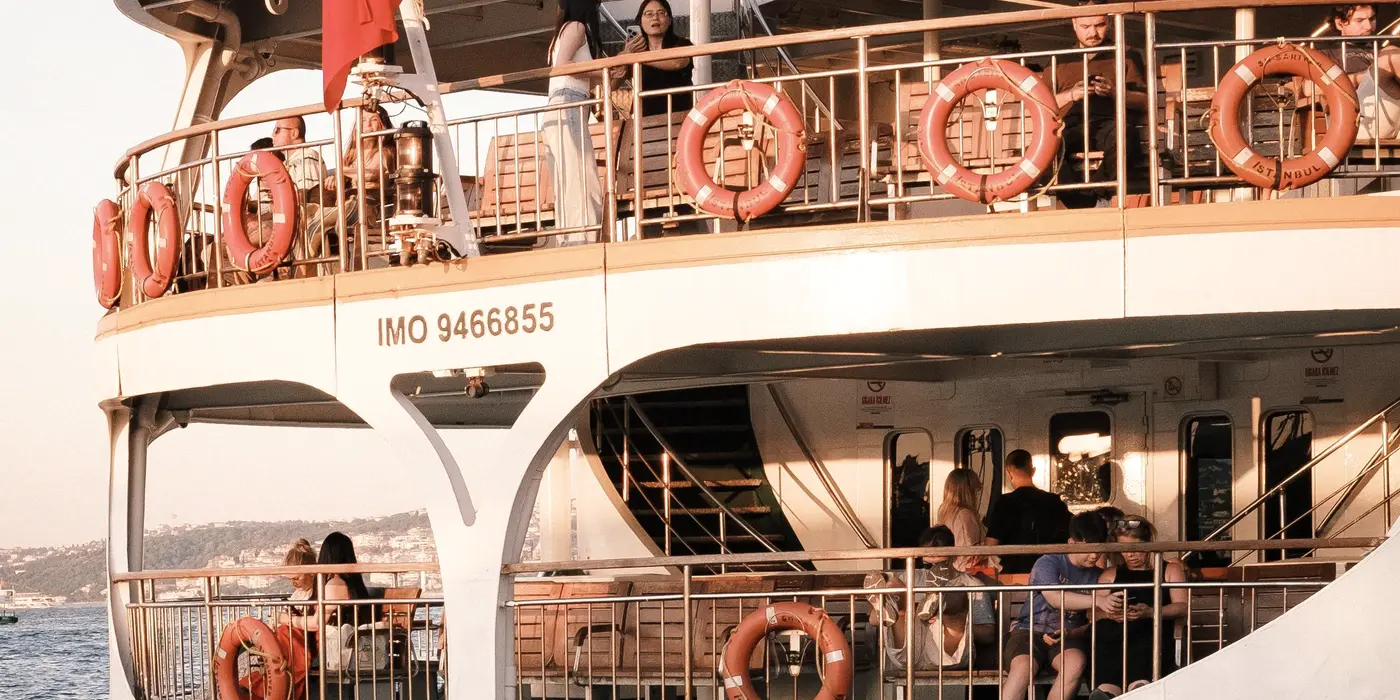 Un ferry sur le Bosphore à Istanbul